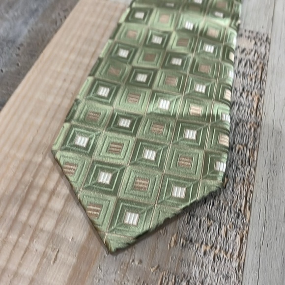 Michael Kors Men’s Green Geometric Squares Silk Necktie W3.5” L58” - Picture 6 of 7